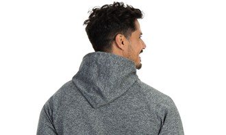 detalhe capuz jaqueta térmica masculina mescla